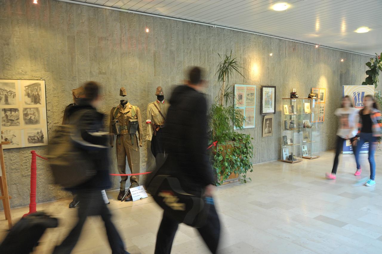 Dobre Miejsce Dom Rekolekcyjny Hotel Varsó Kültér fotó